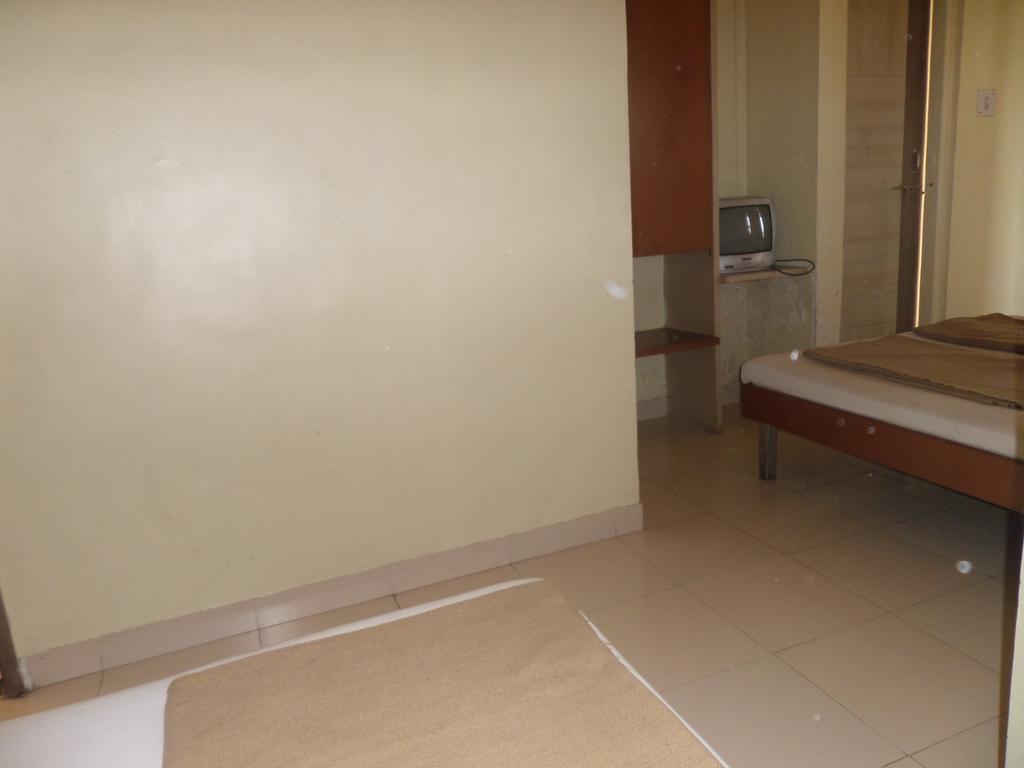 Hotel Sai Ratna Nashik Esterno foto